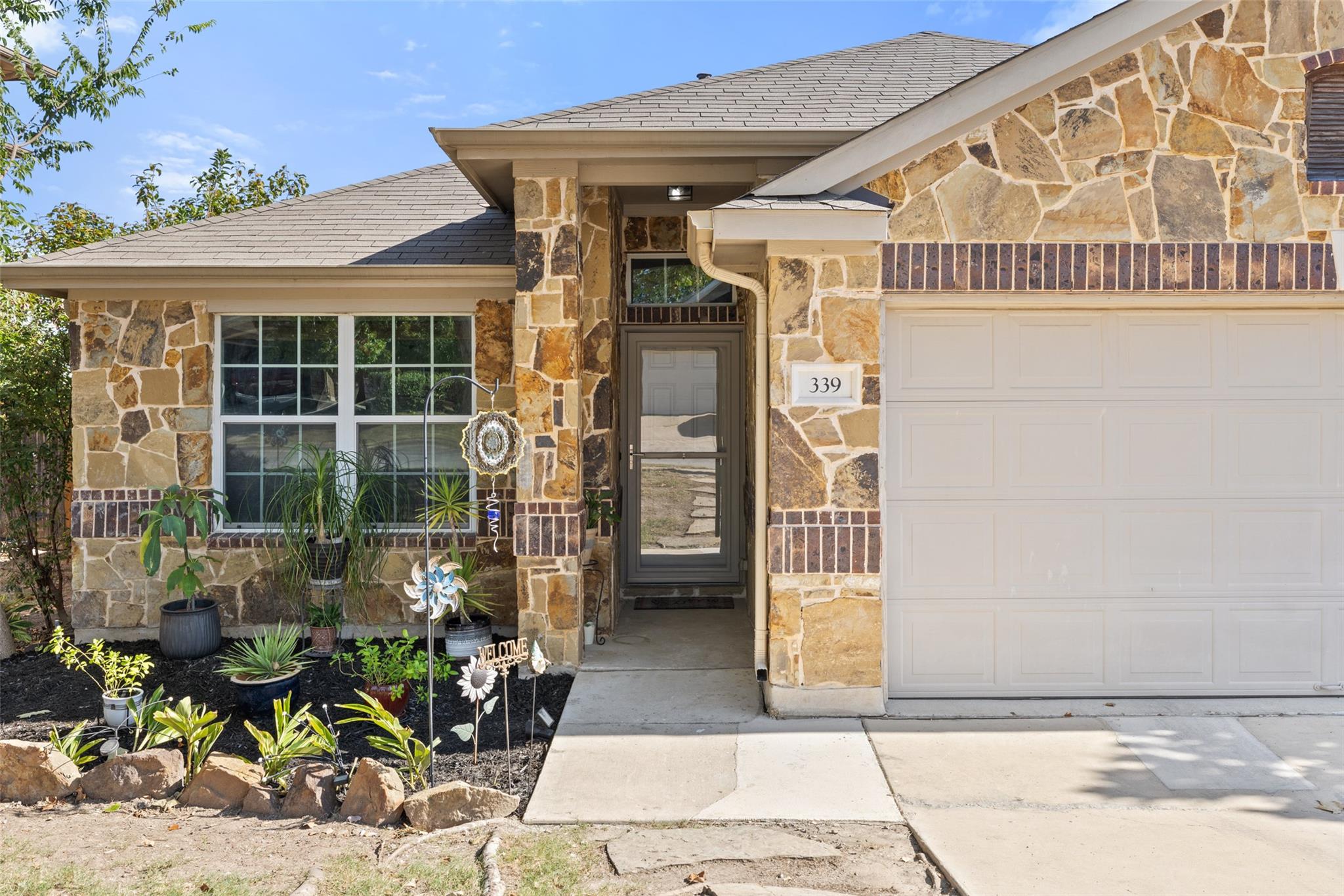 339 Strawberry Blonde DR