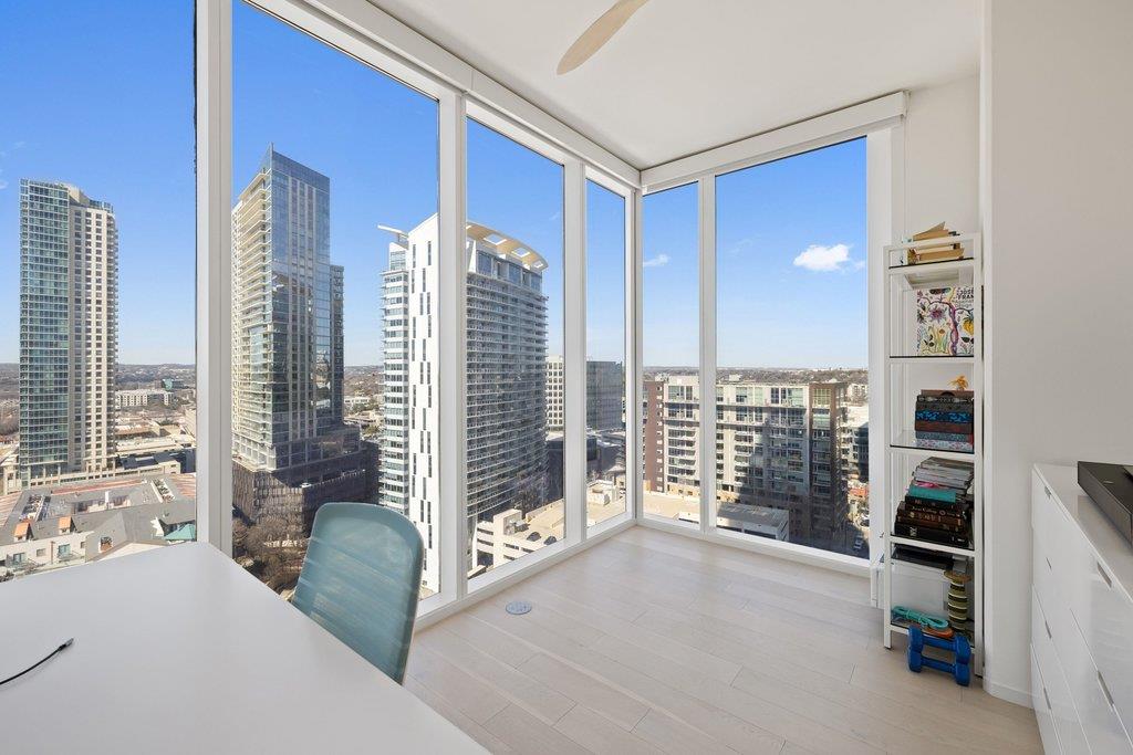 301 West Ave # 1701