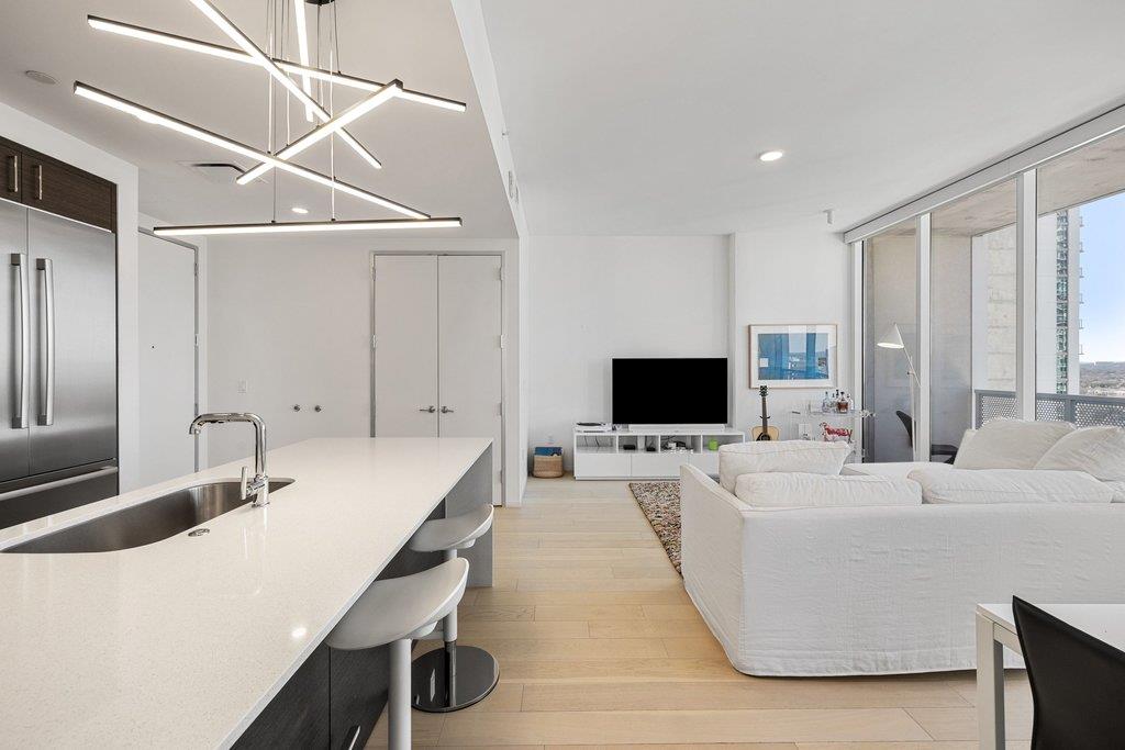 301 West Ave # 1701