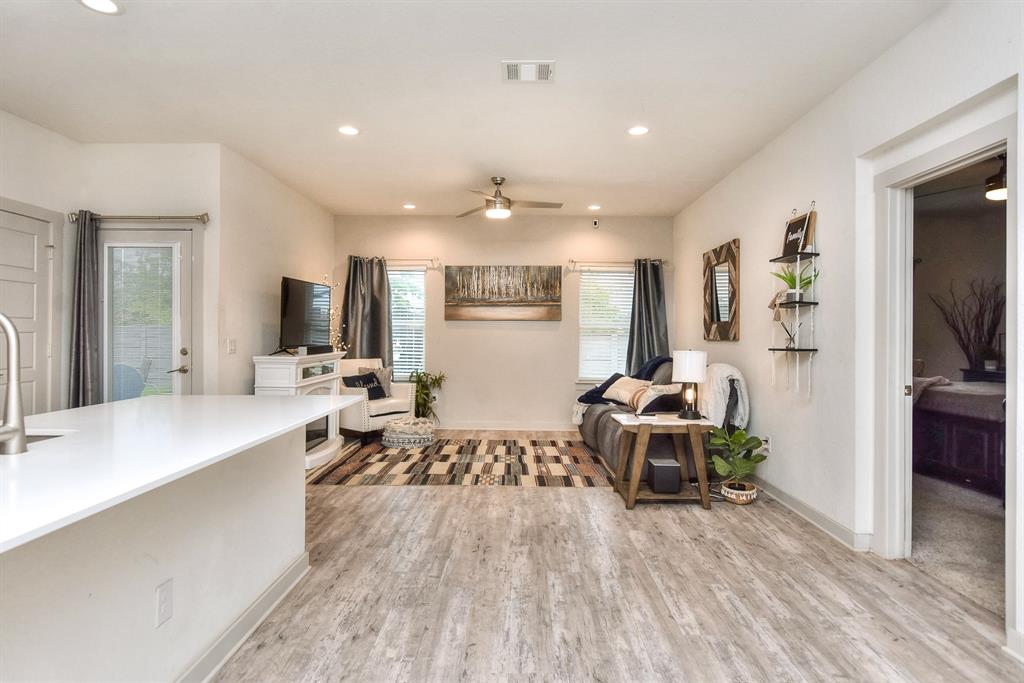 305 Deserti RD