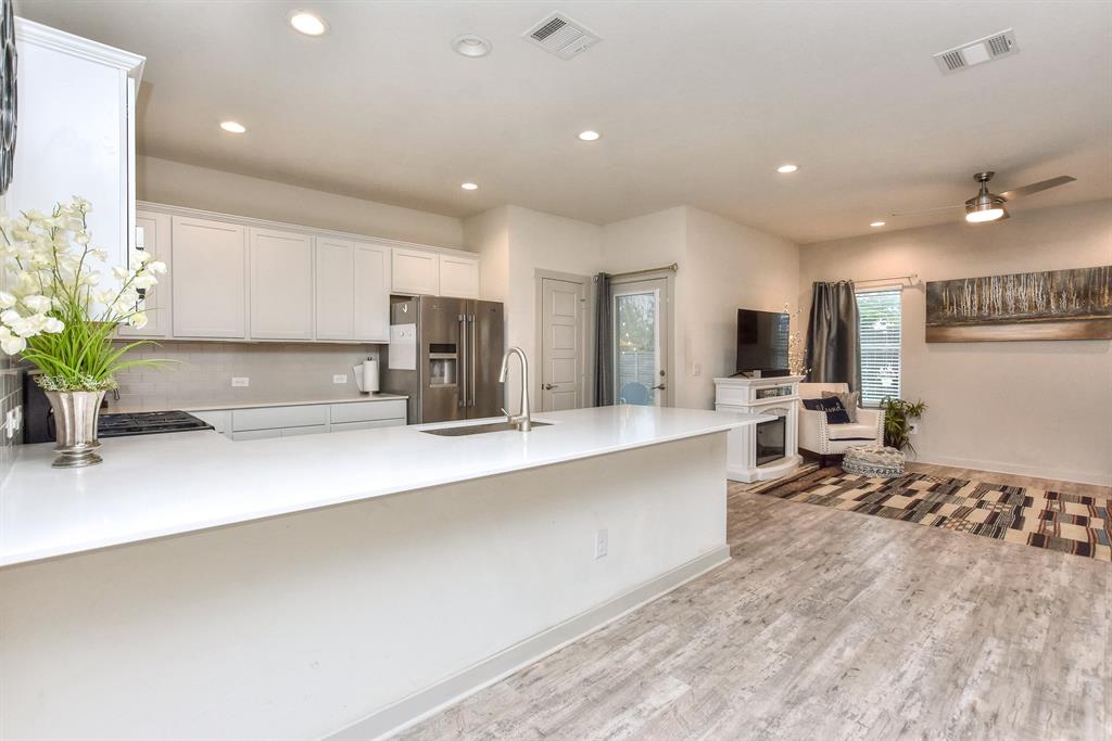 305 Deserti RD