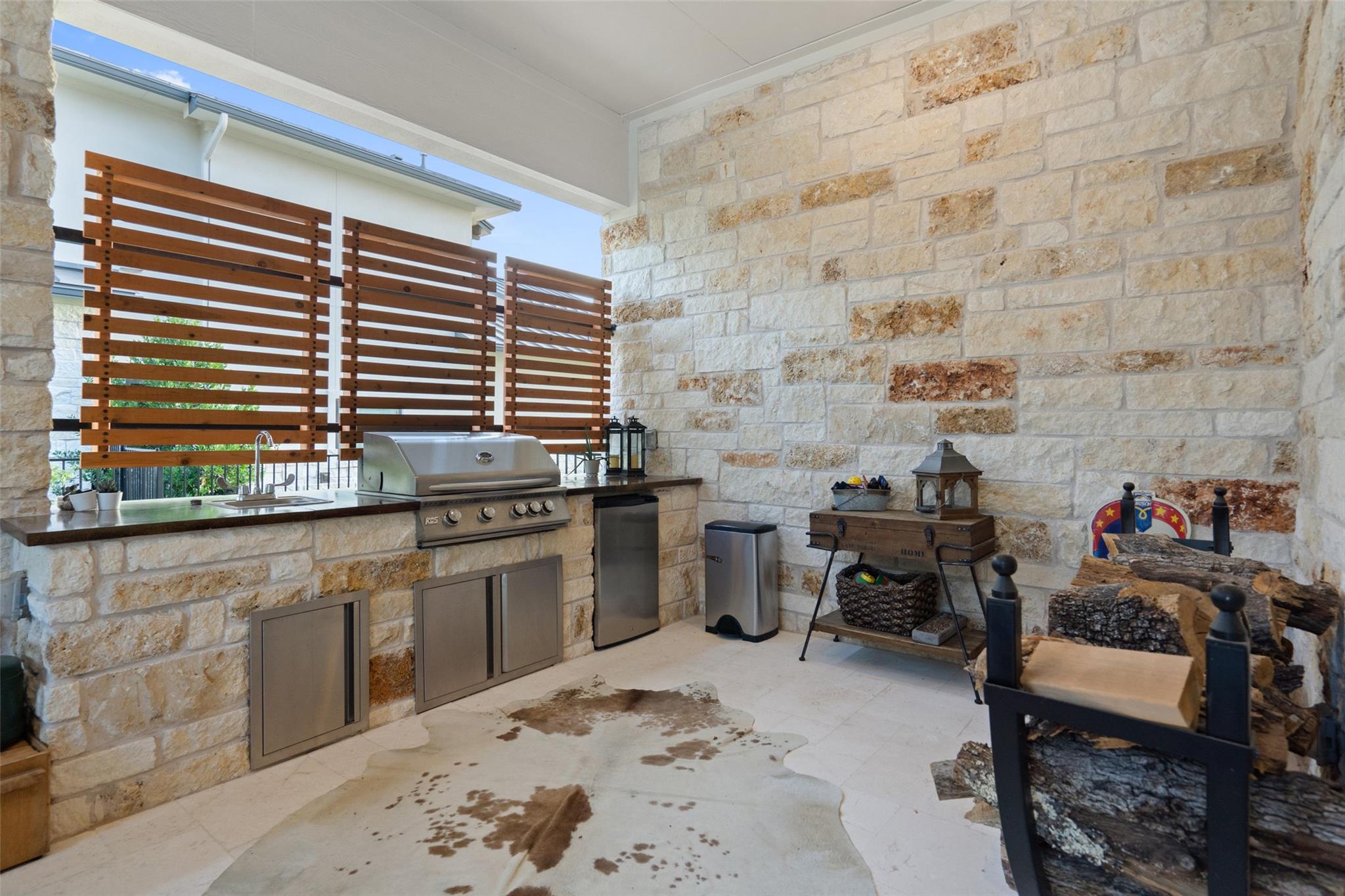 107 Bisset CT