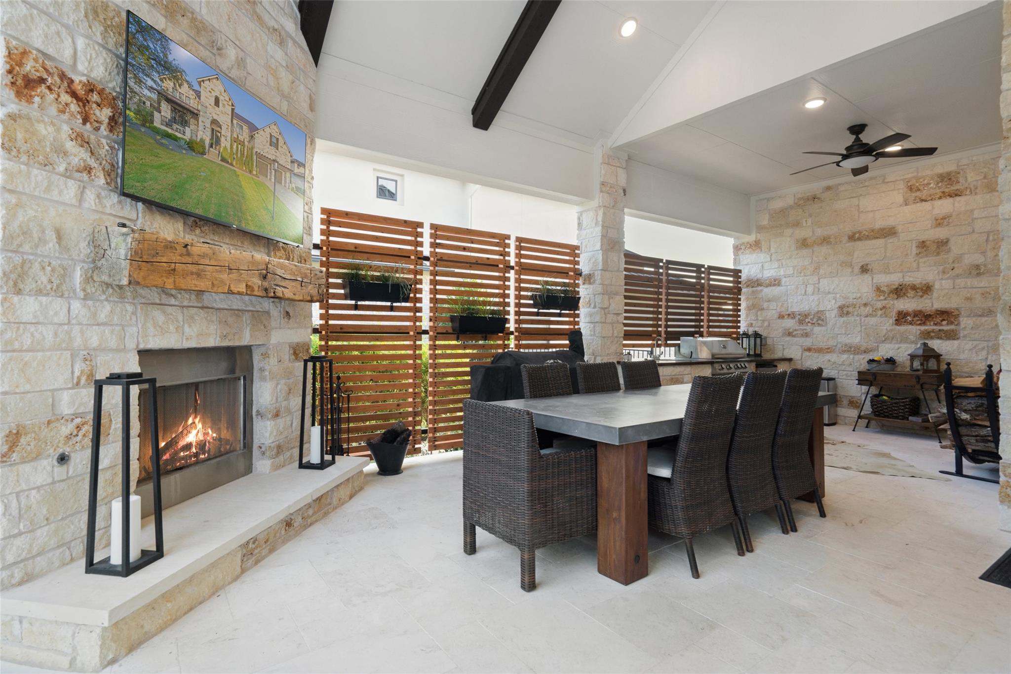 107 Bisset CT