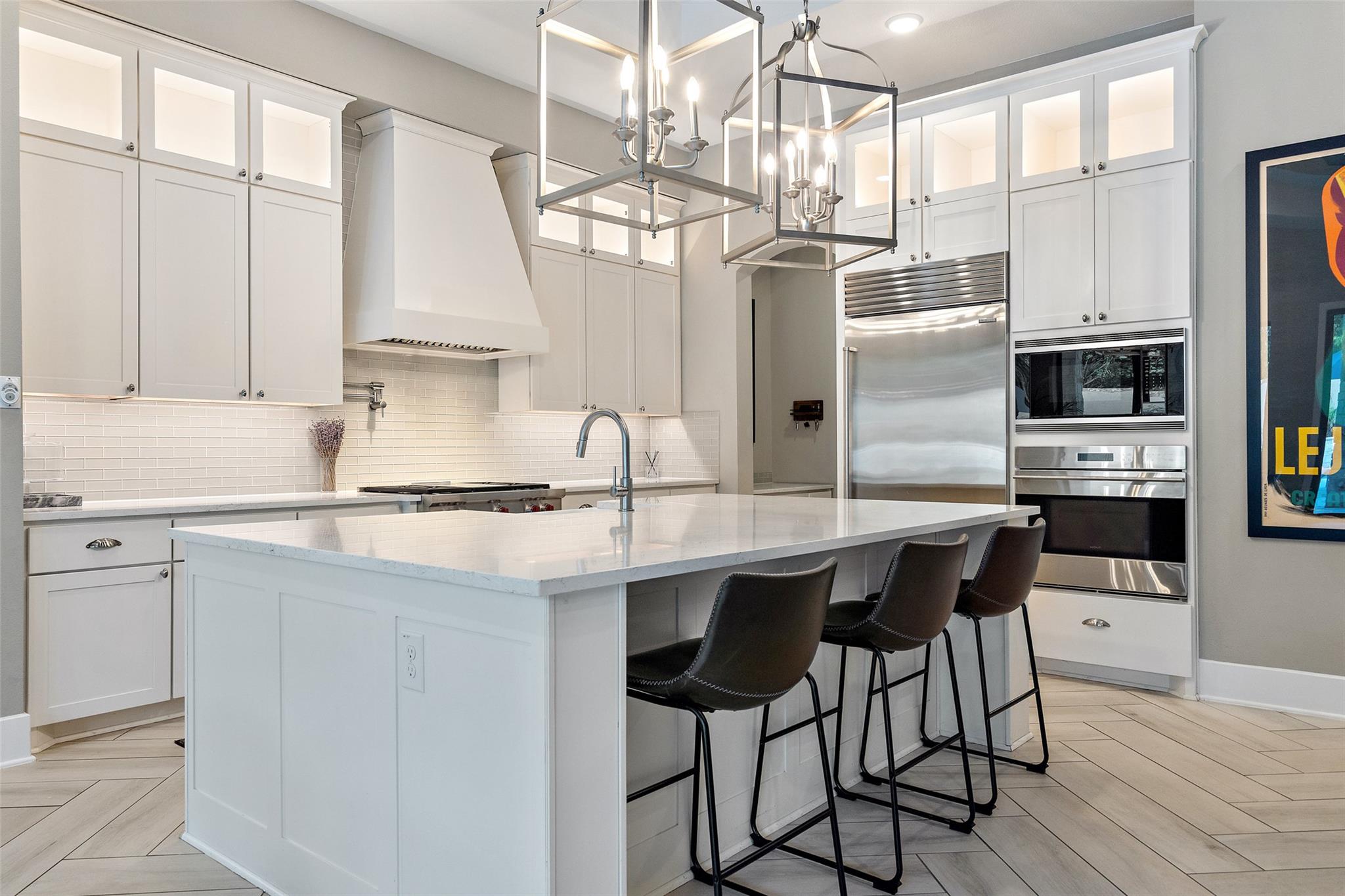 107 Bisset CT
