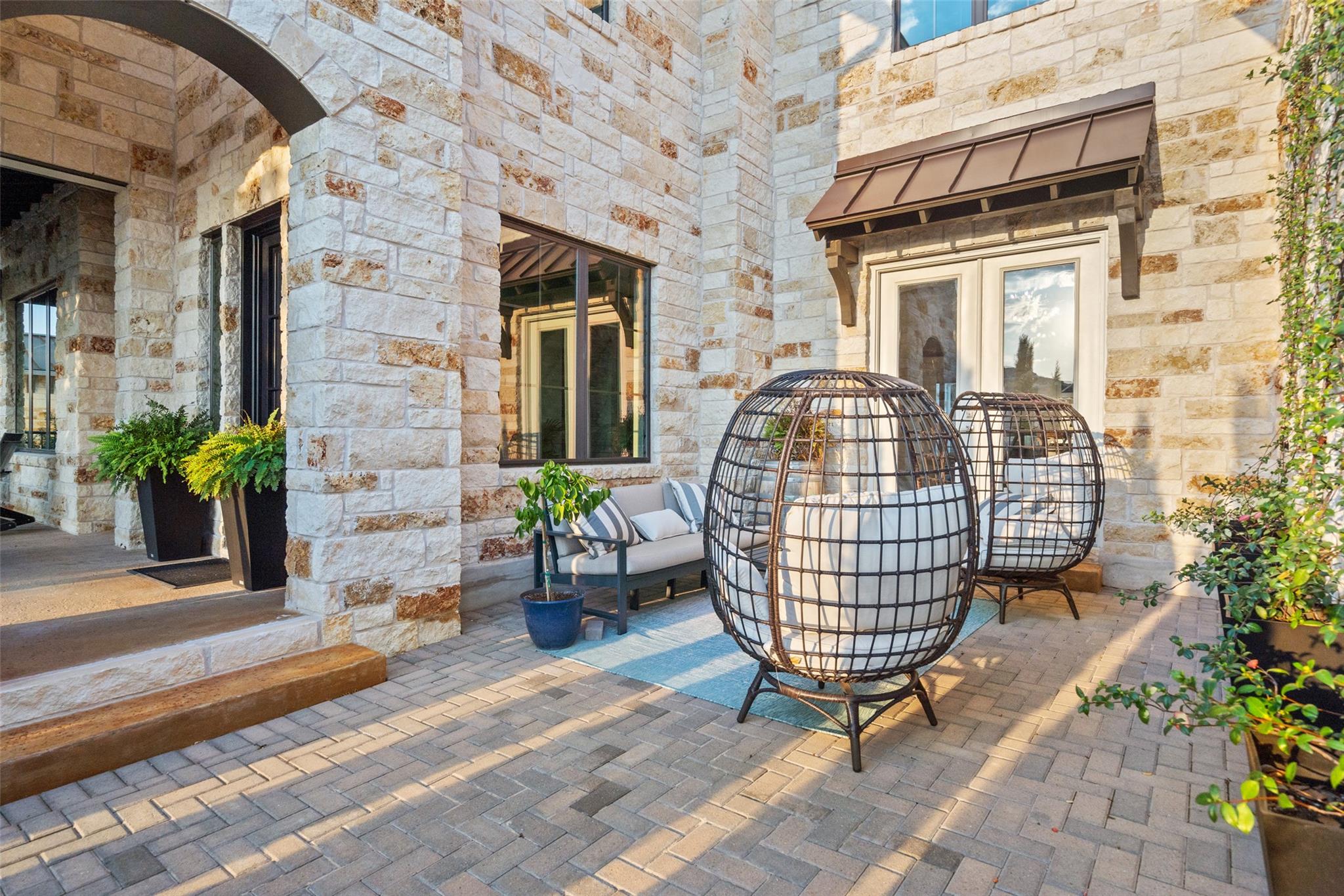 107 Bisset CT