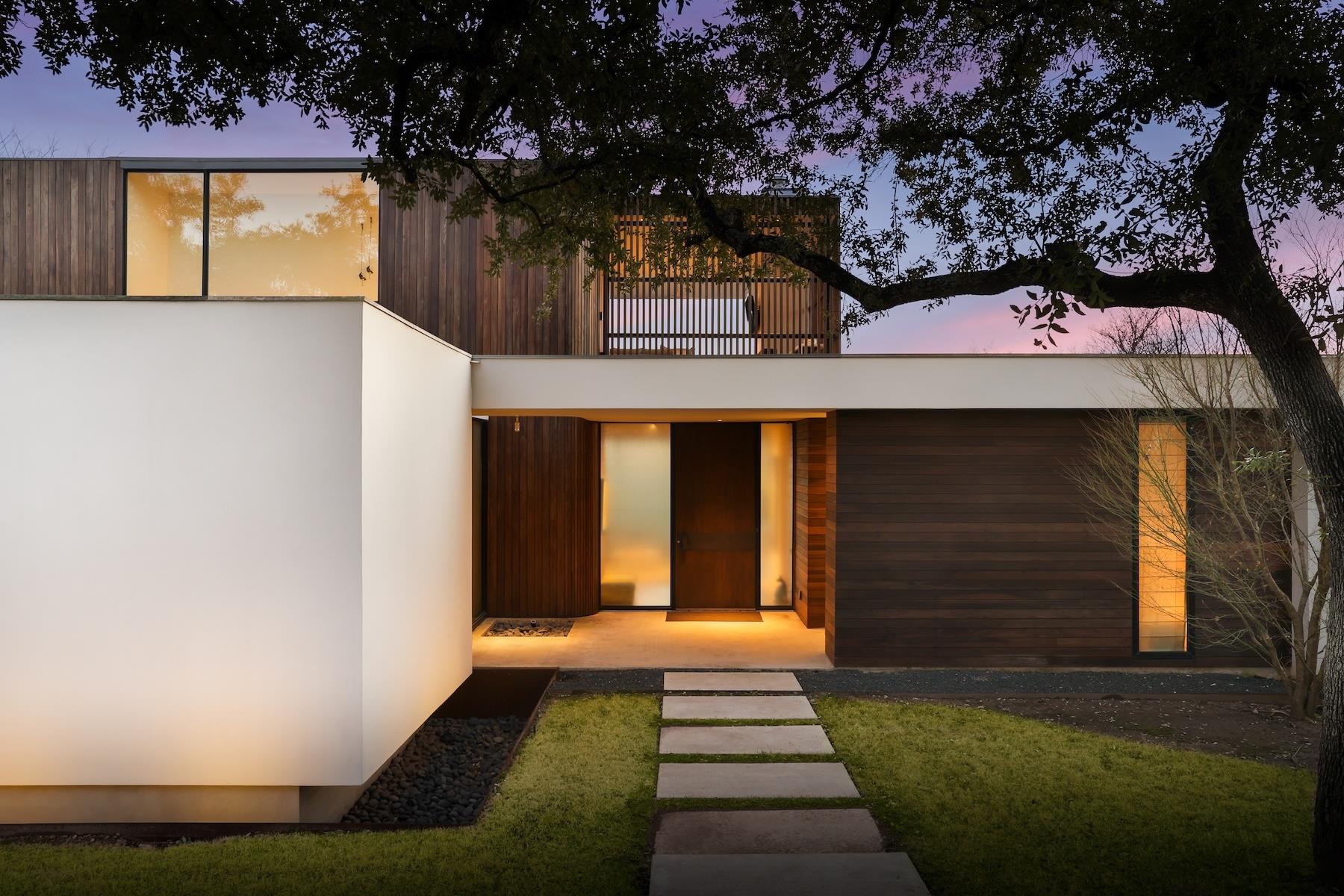 4607 Laurel Canyon DR