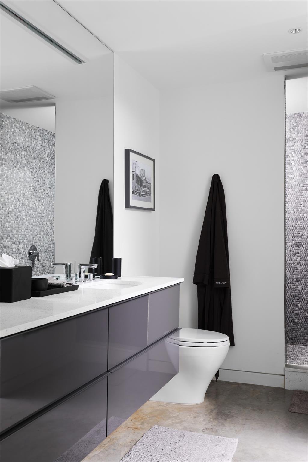 4607 Laurel Canyon DR