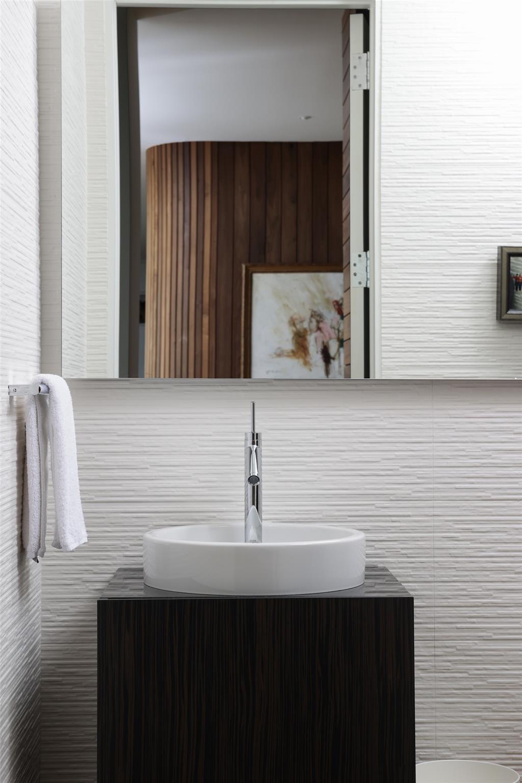 4607 Laurel Canyon DR