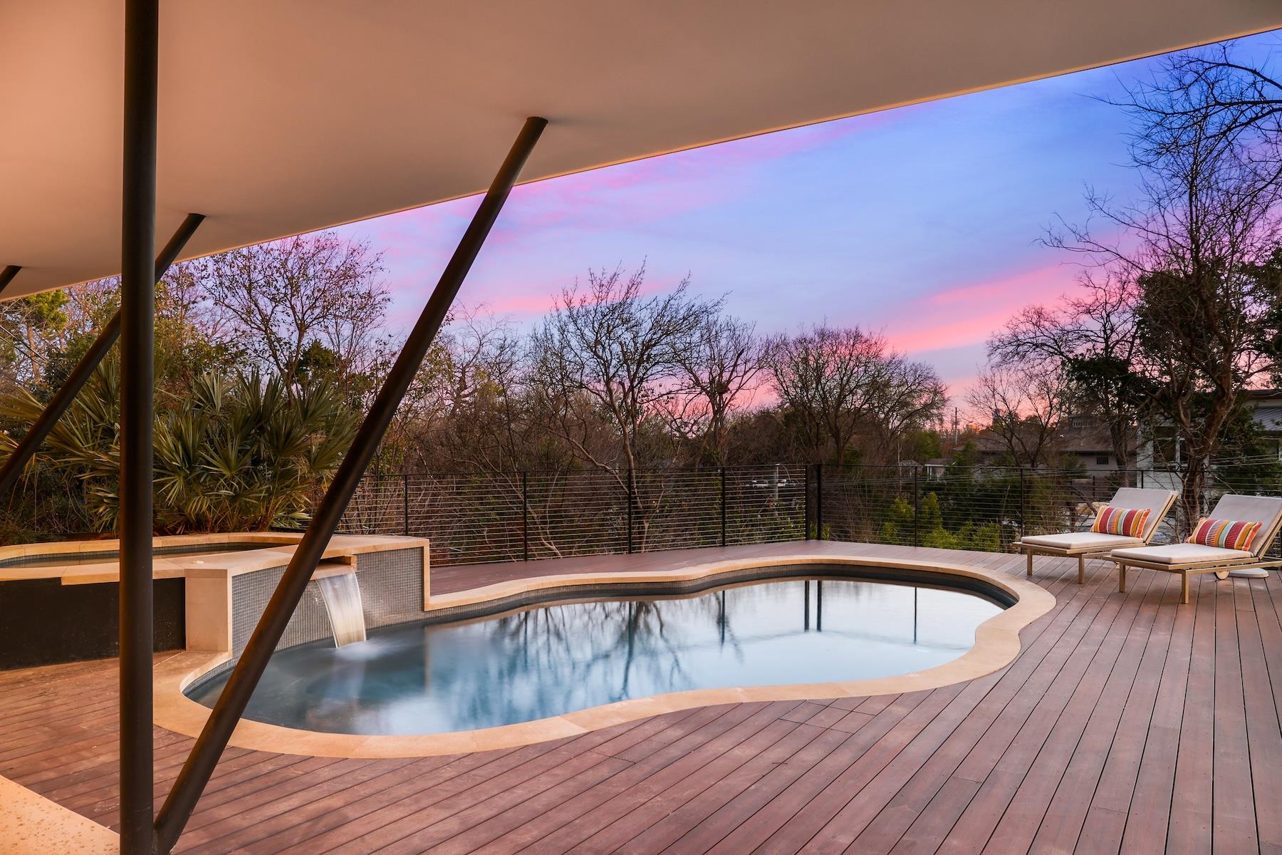 4607 Laurel Canyon DR