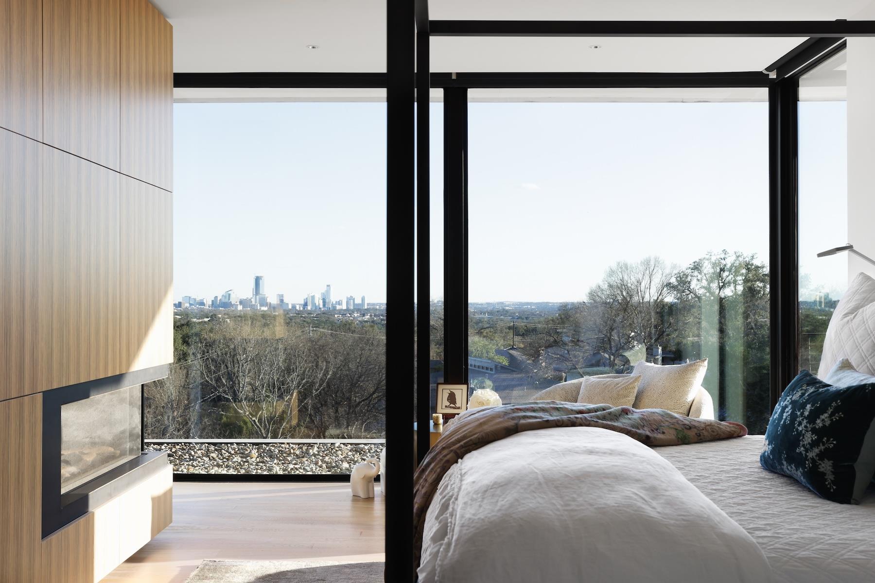 4607 Laurel Canyon DR