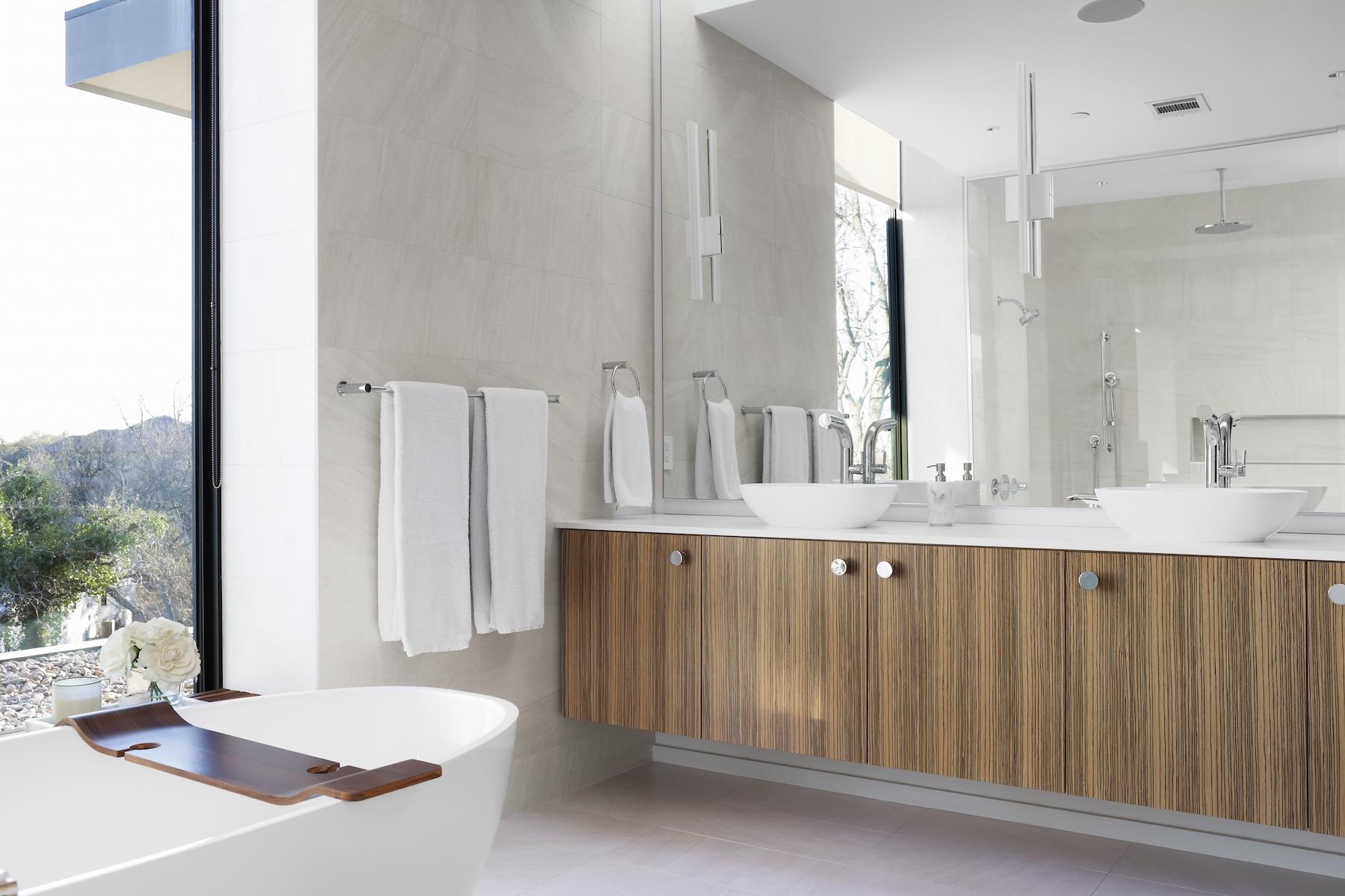 4607 Laurel Canyon DR