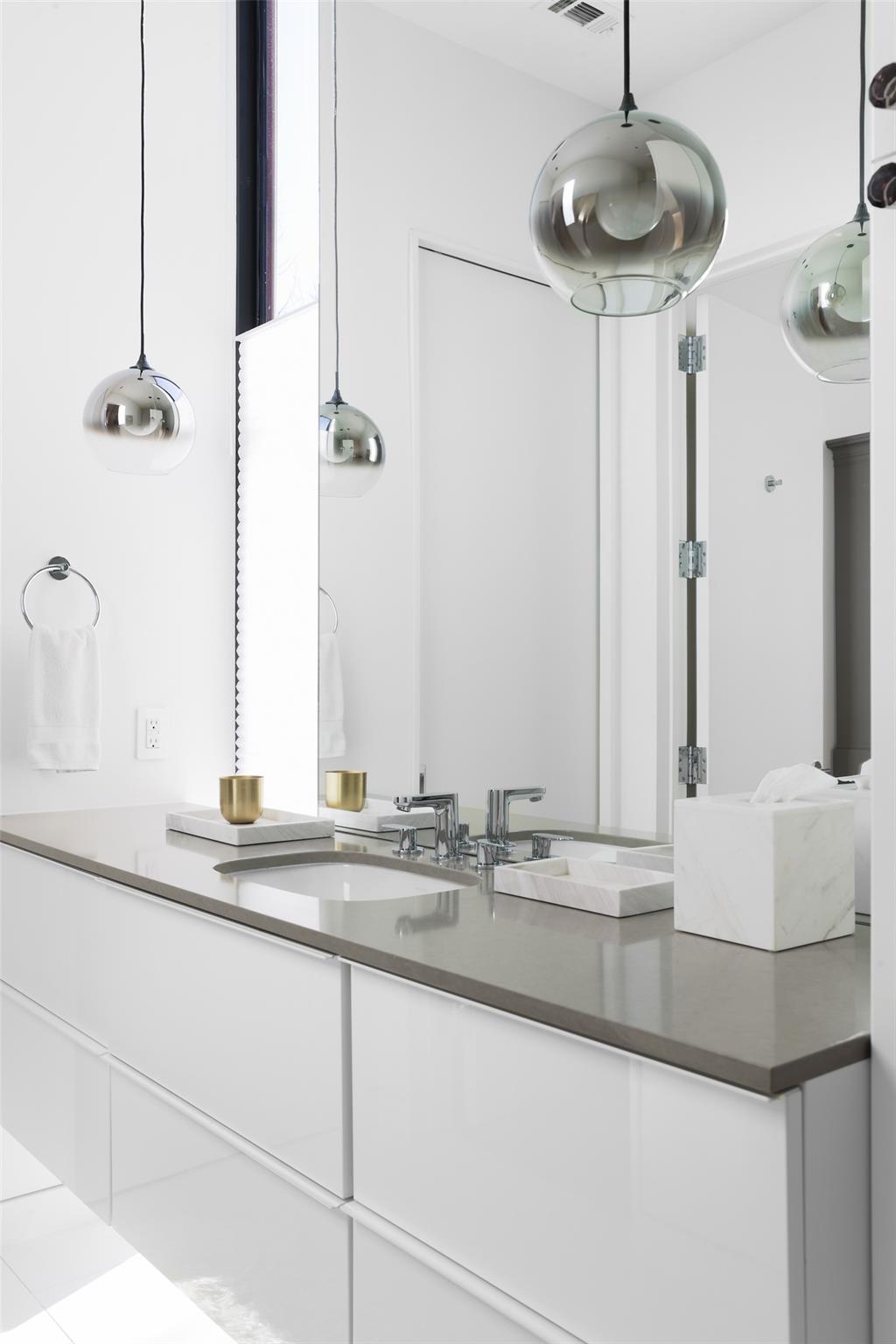 4607 Laurel Canyon DR