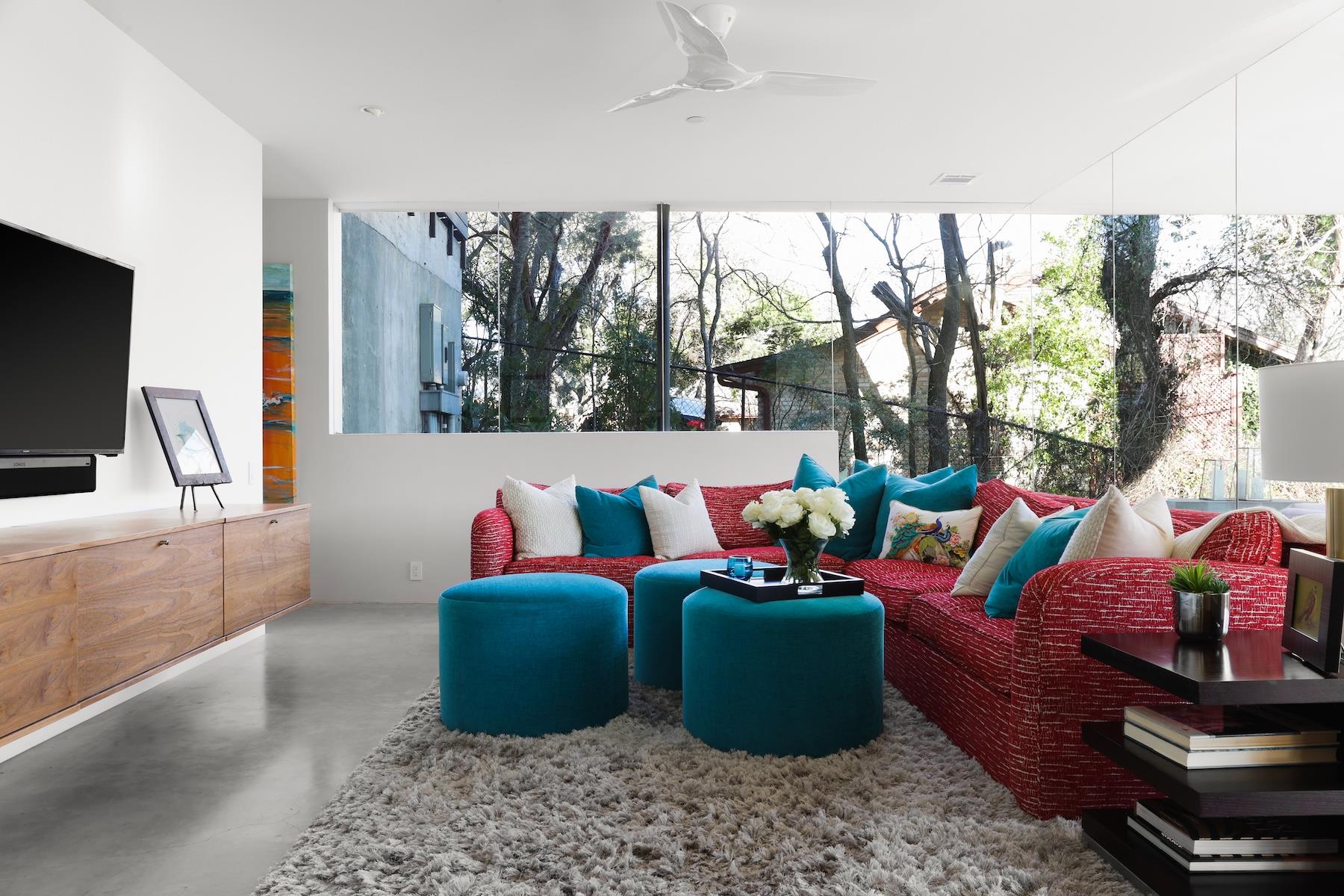 4607 Laurel Canyon DR