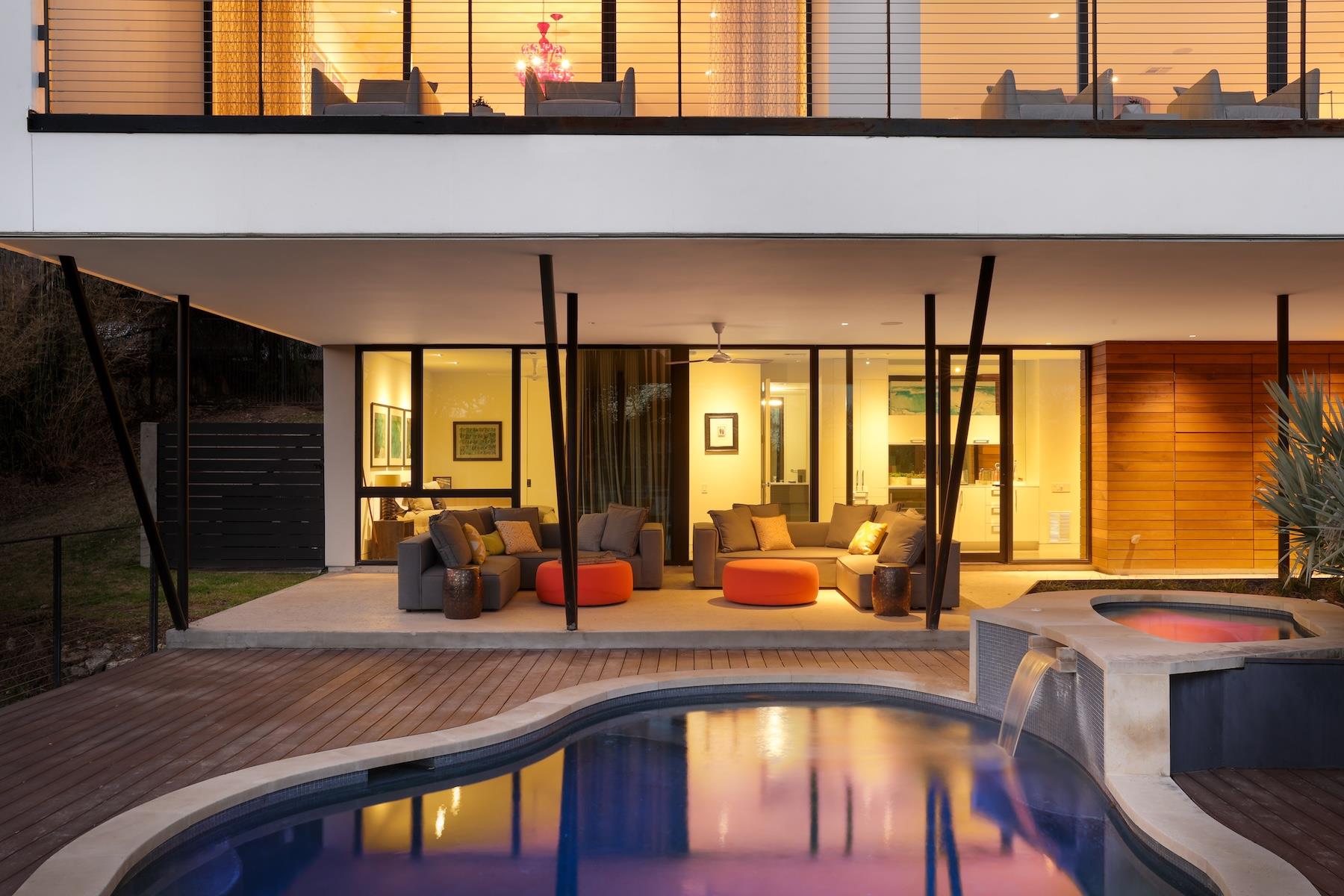 4607 Laurel Canyon DR