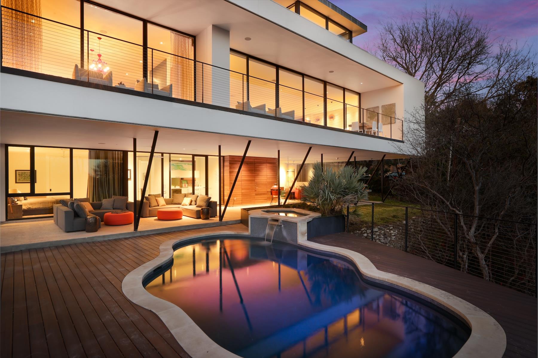 4607 Laurel Canyon DR