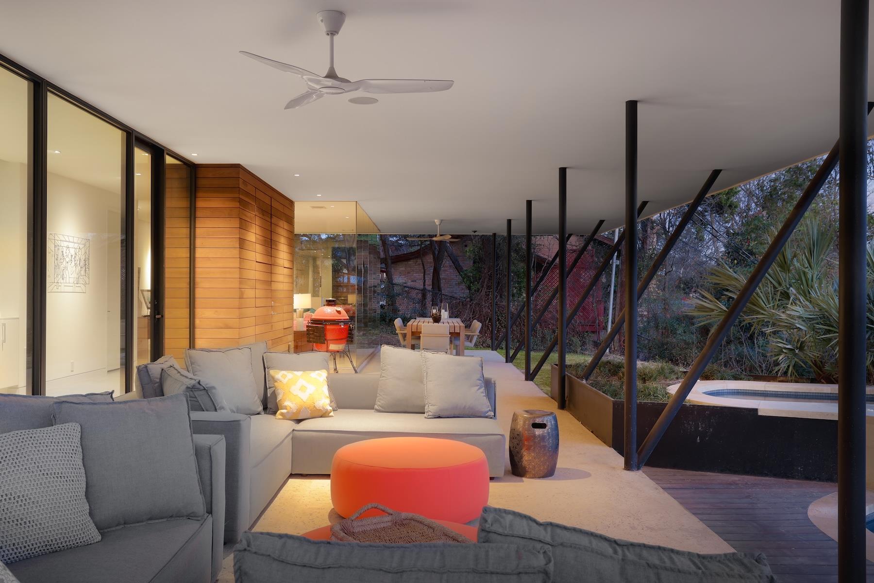 4607 Laurel Canyon DR