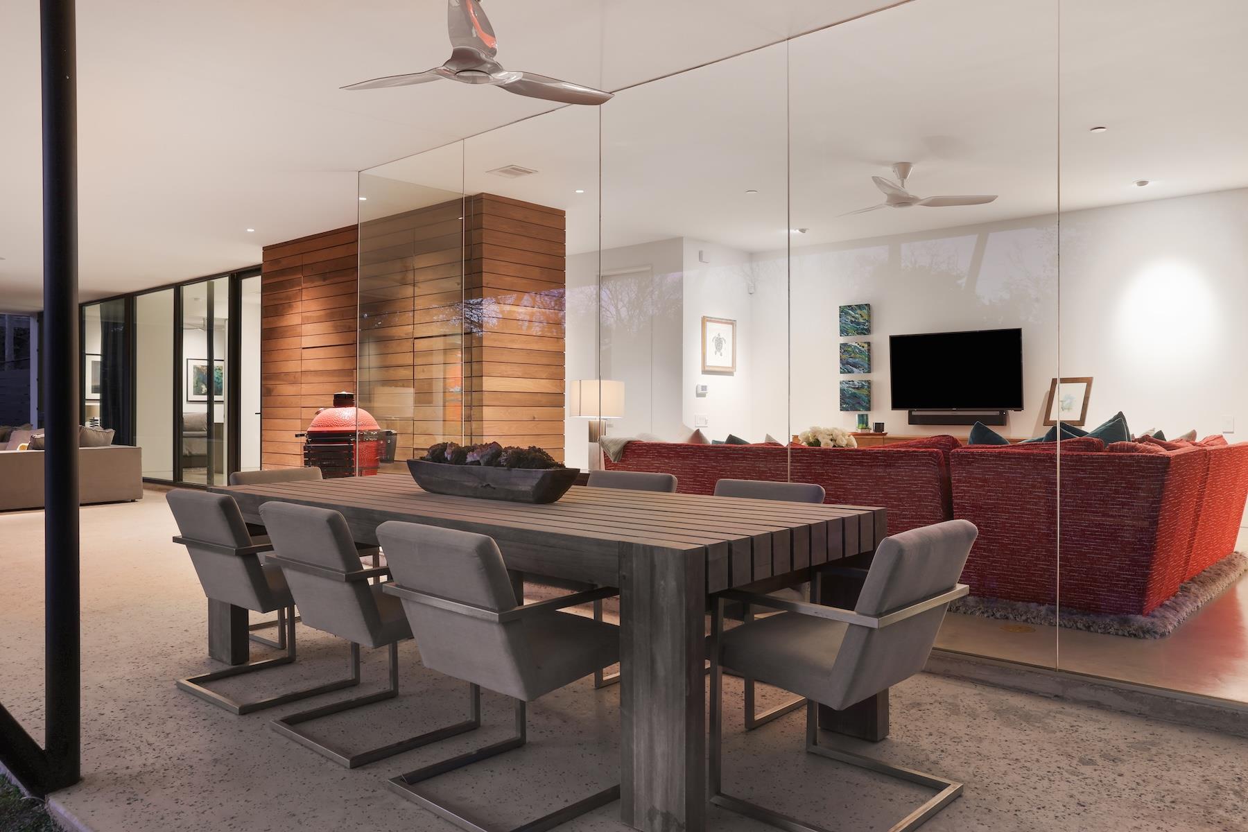 4607 Laurel Canyon DR