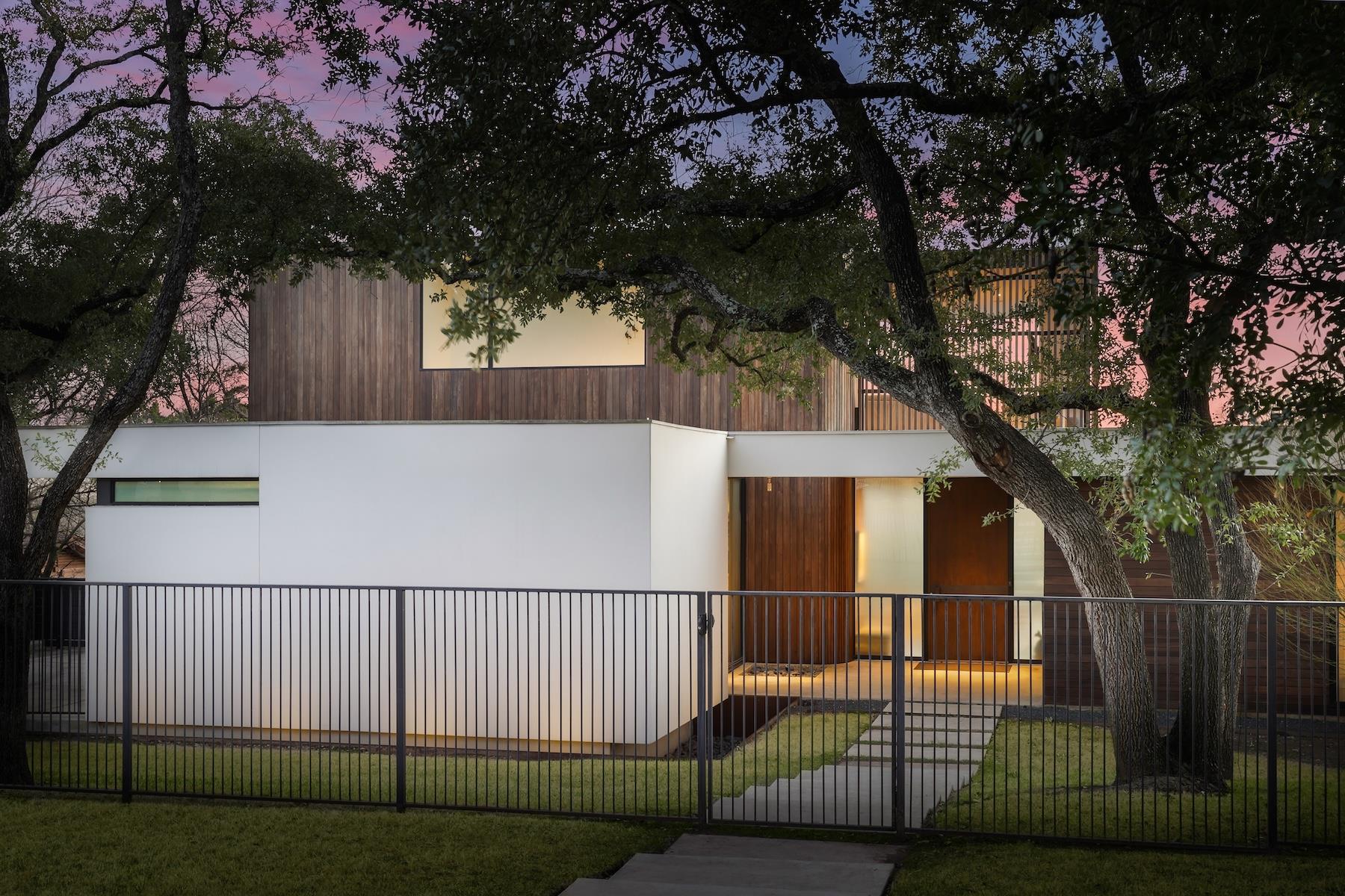 4607 Laurel Canyon DR