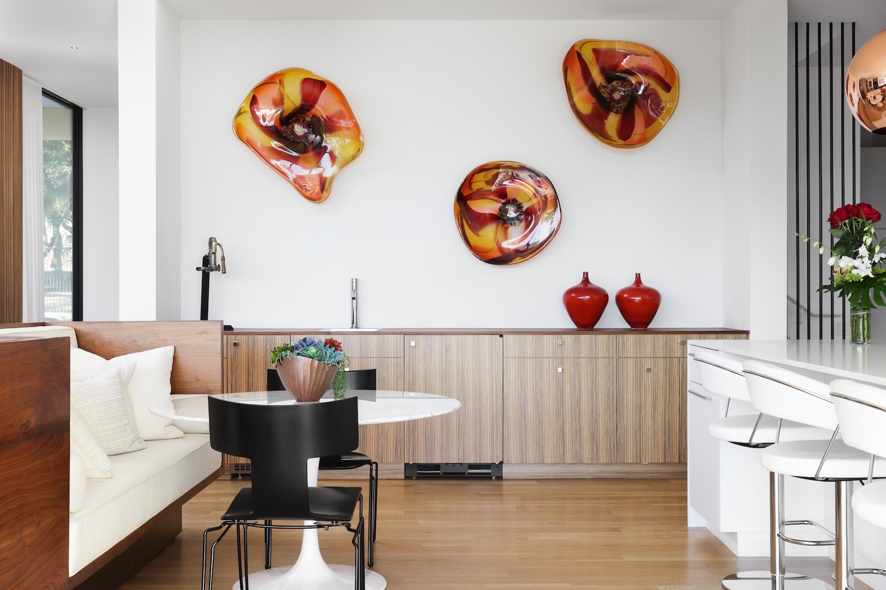 4607 Laurel Canyon DR