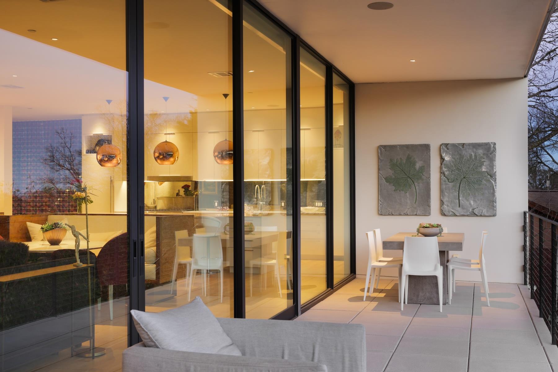 4607 Laurel Canyon DR