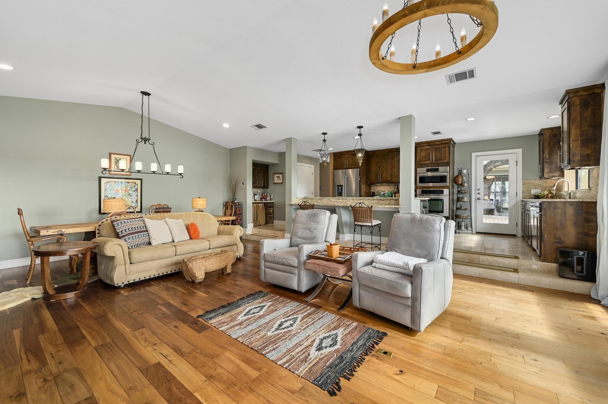 3004 Patio Cir