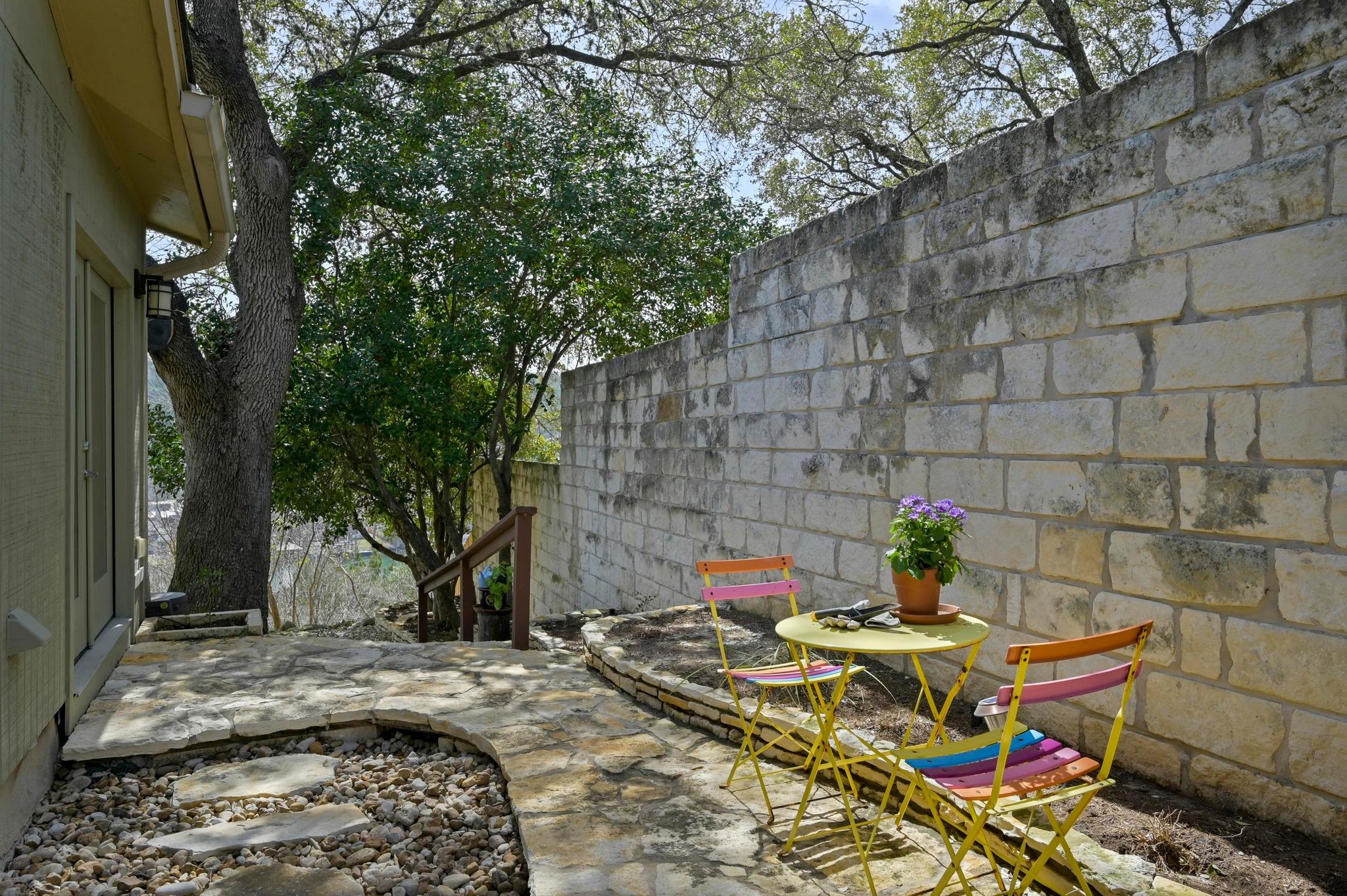 3004 Patio Cir