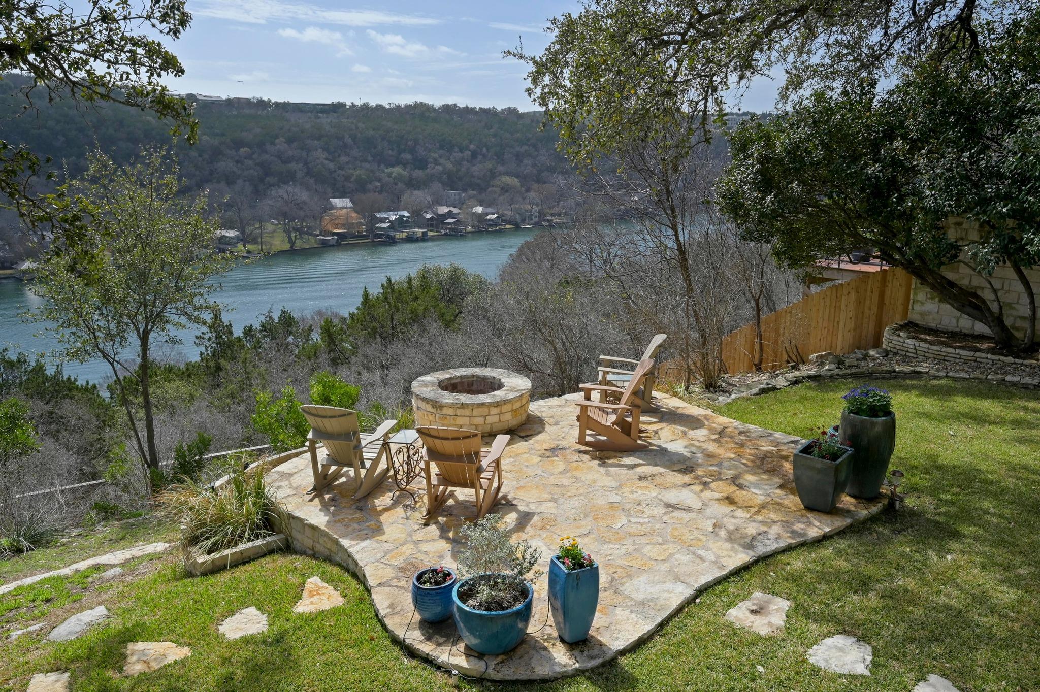 3004 Patio Cir
