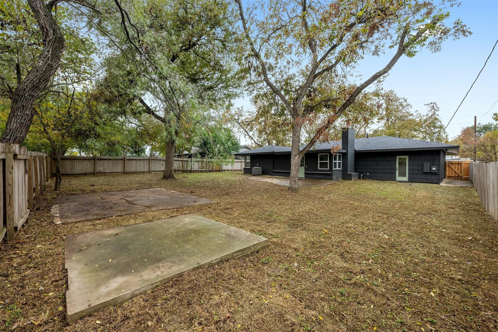 5705 Fairlane DR