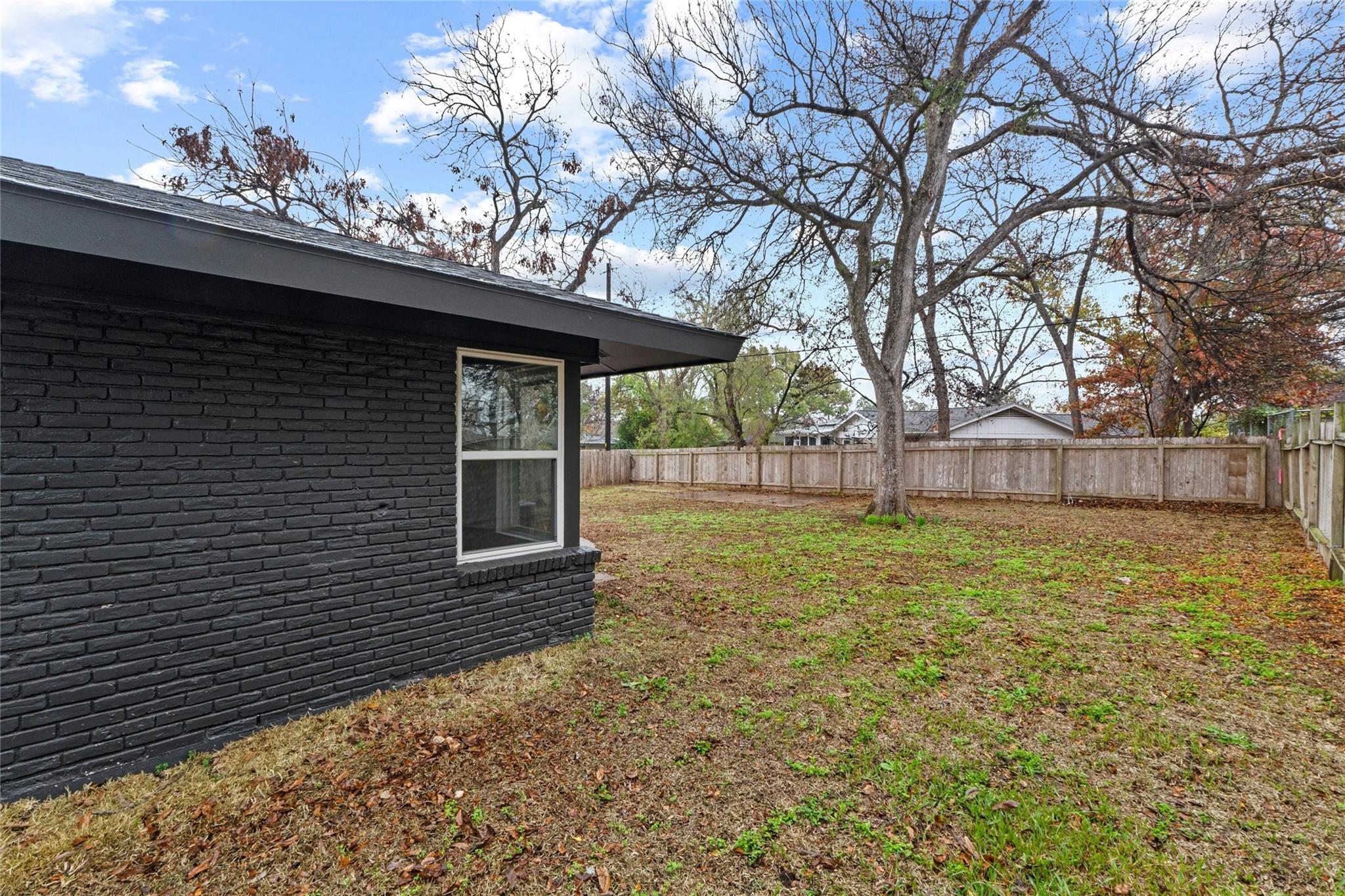 5705 Fairlane DR