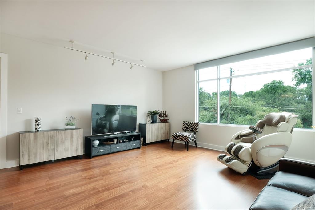 210 Lee Barton DR # 201