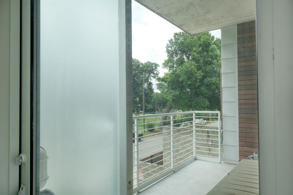 210 Lee Barton DR # 201