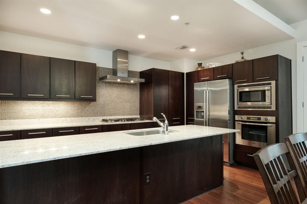 210 Lee Barton DR # 201