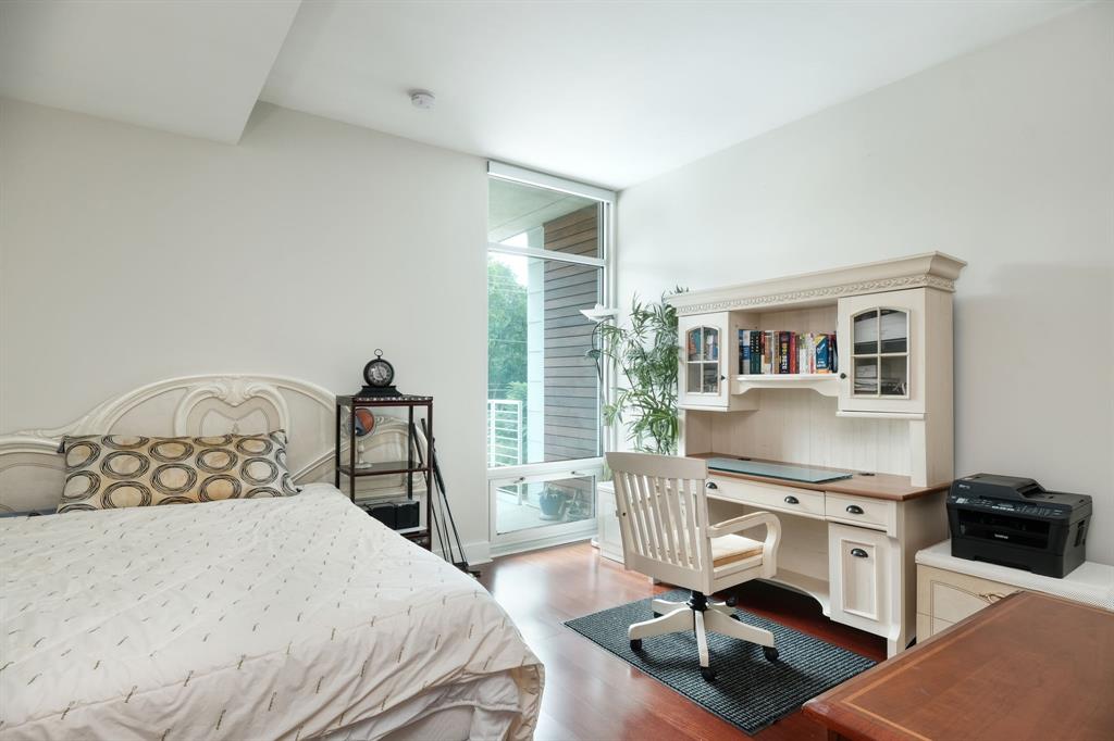 210 Lee Barton DR # 201