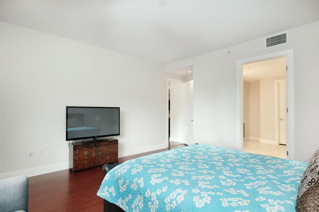 210 Lee Barton DR # 201