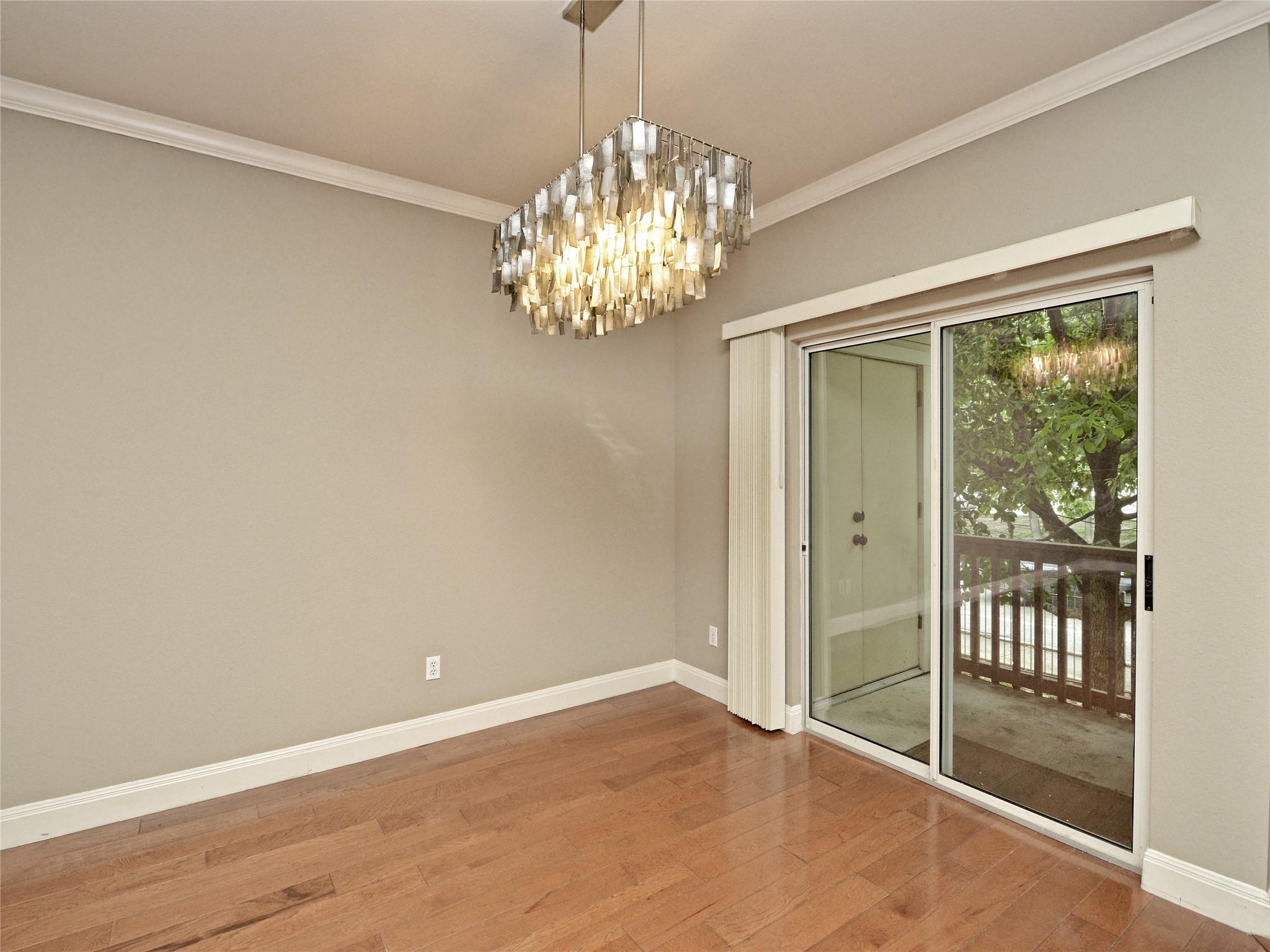 1402 Parker LN