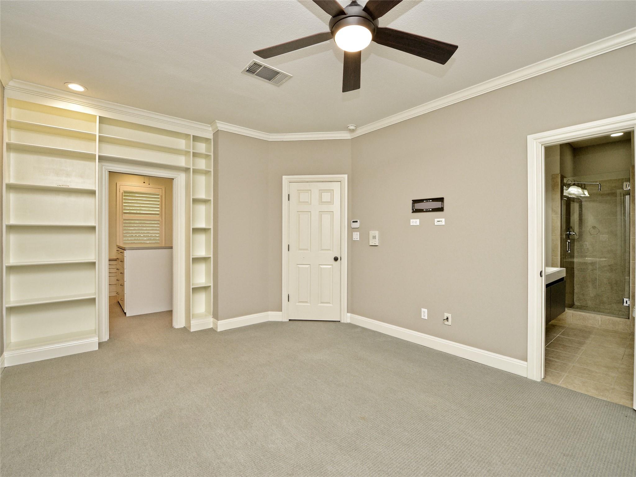 1402 Parker LN
