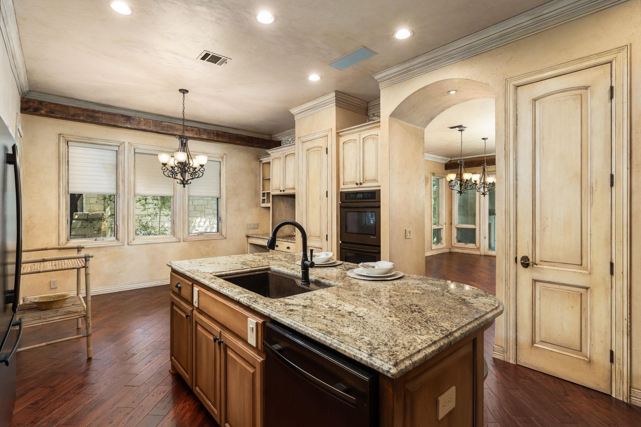 2305 Barton Creek BLVD # 29