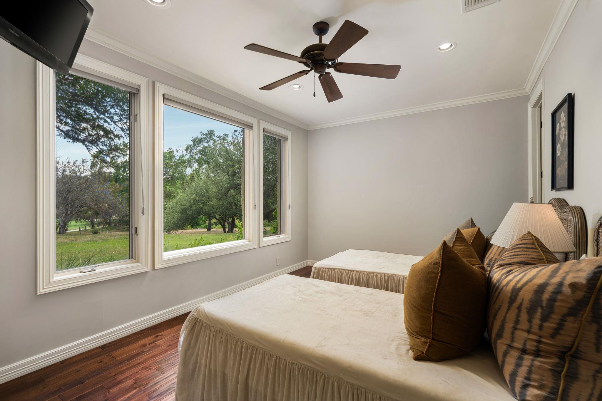 2305 Barton Creek BLVD # 29