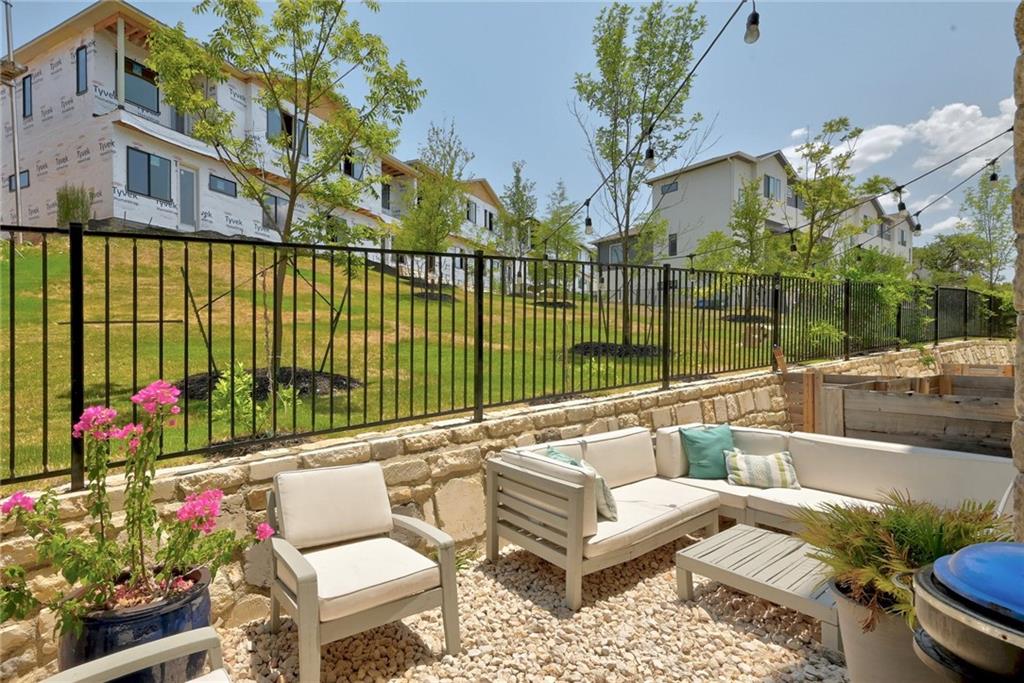2050 Lohmans Spur RD # 203
