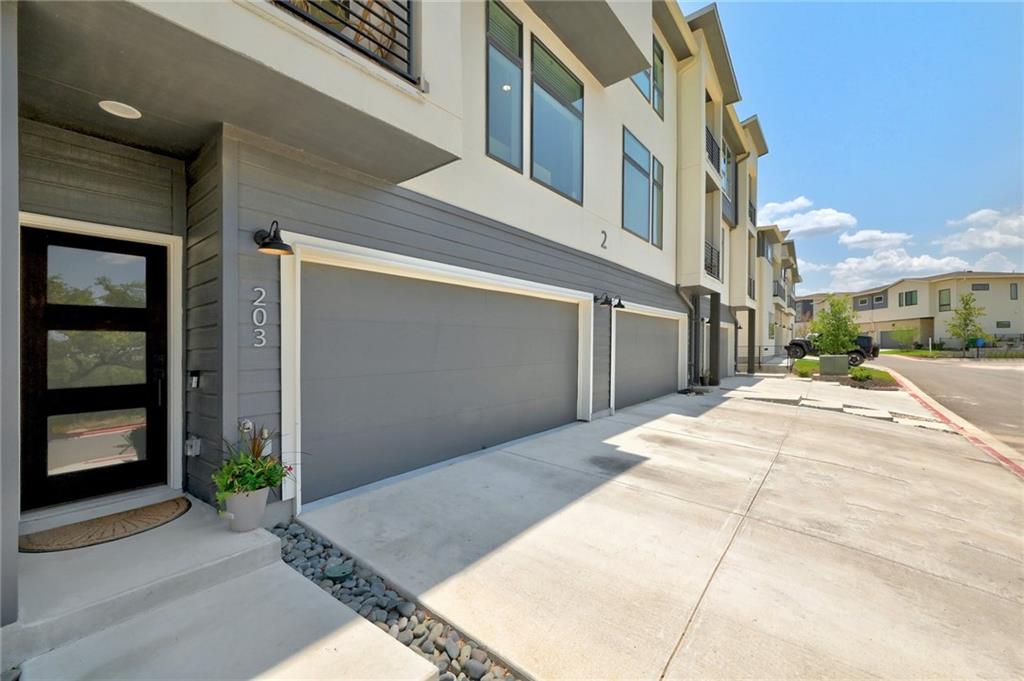 2050 Lohmans Spur RD # 203
