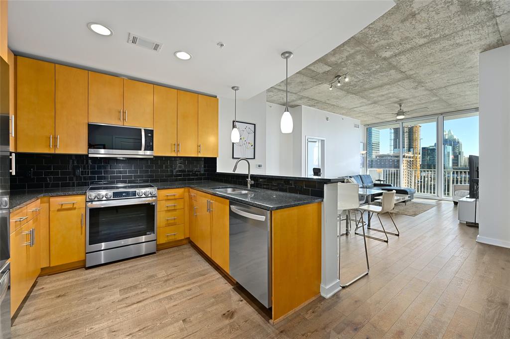 360 Nueces ST # 2405