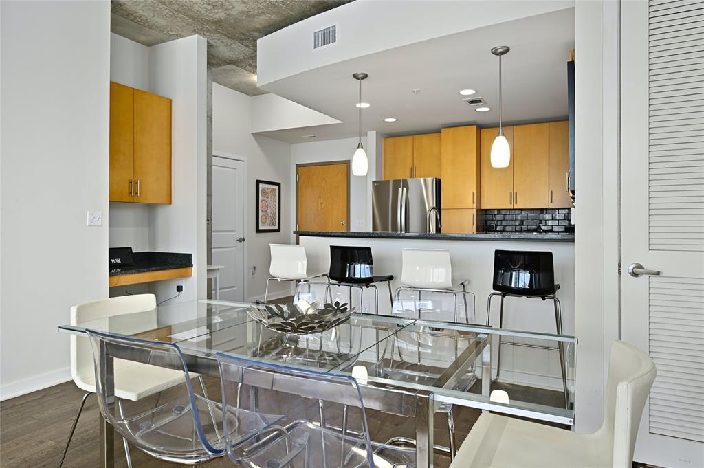 360 Nueces ST # 2405