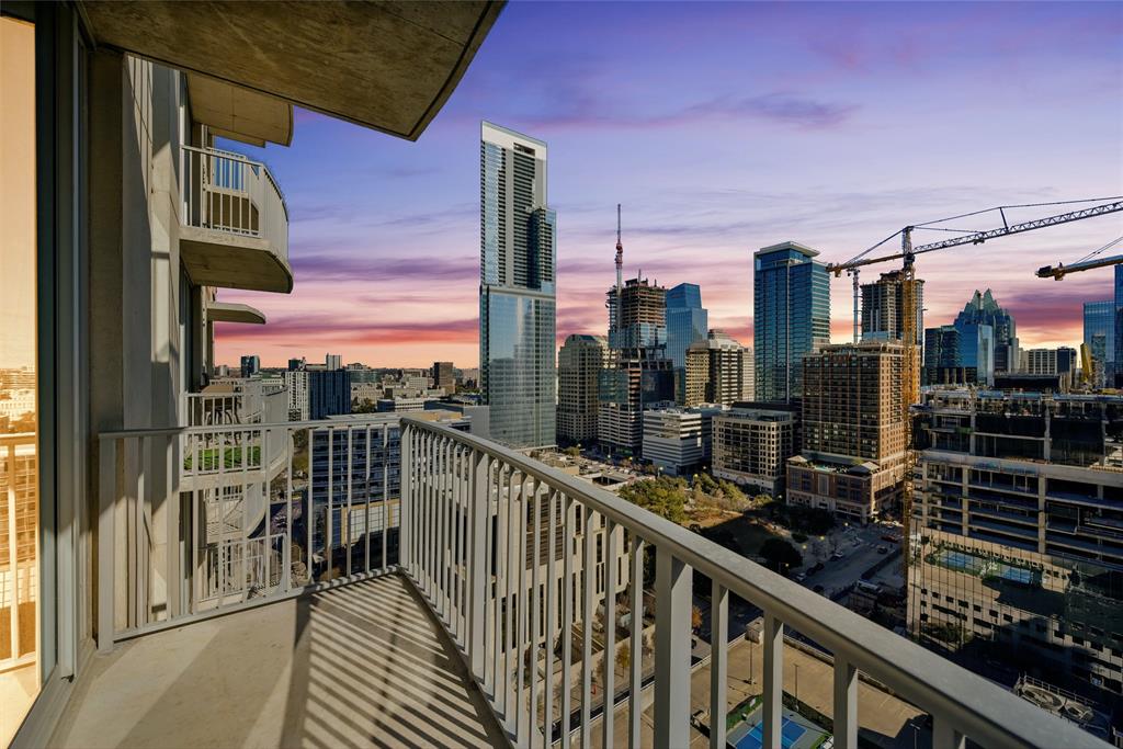 360 Nueces ST # 2405