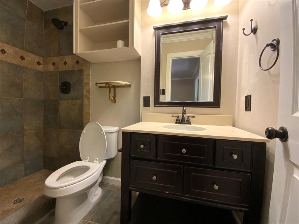 2807 Edgewater DR # A