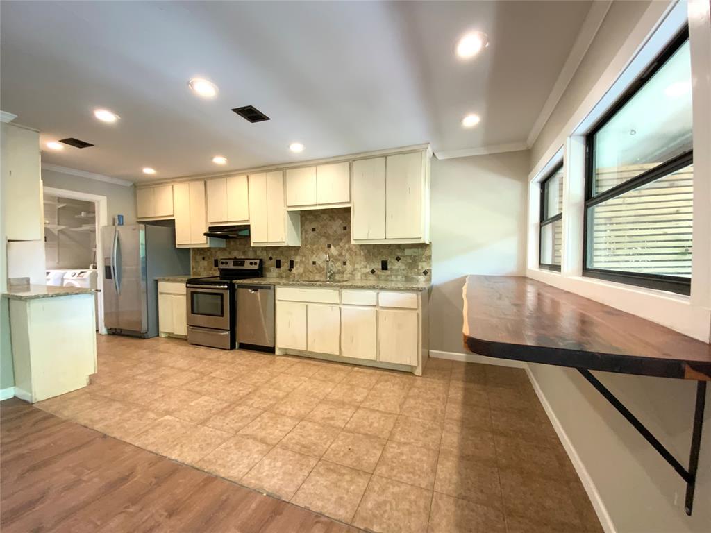 2807 Edgewater DR # A