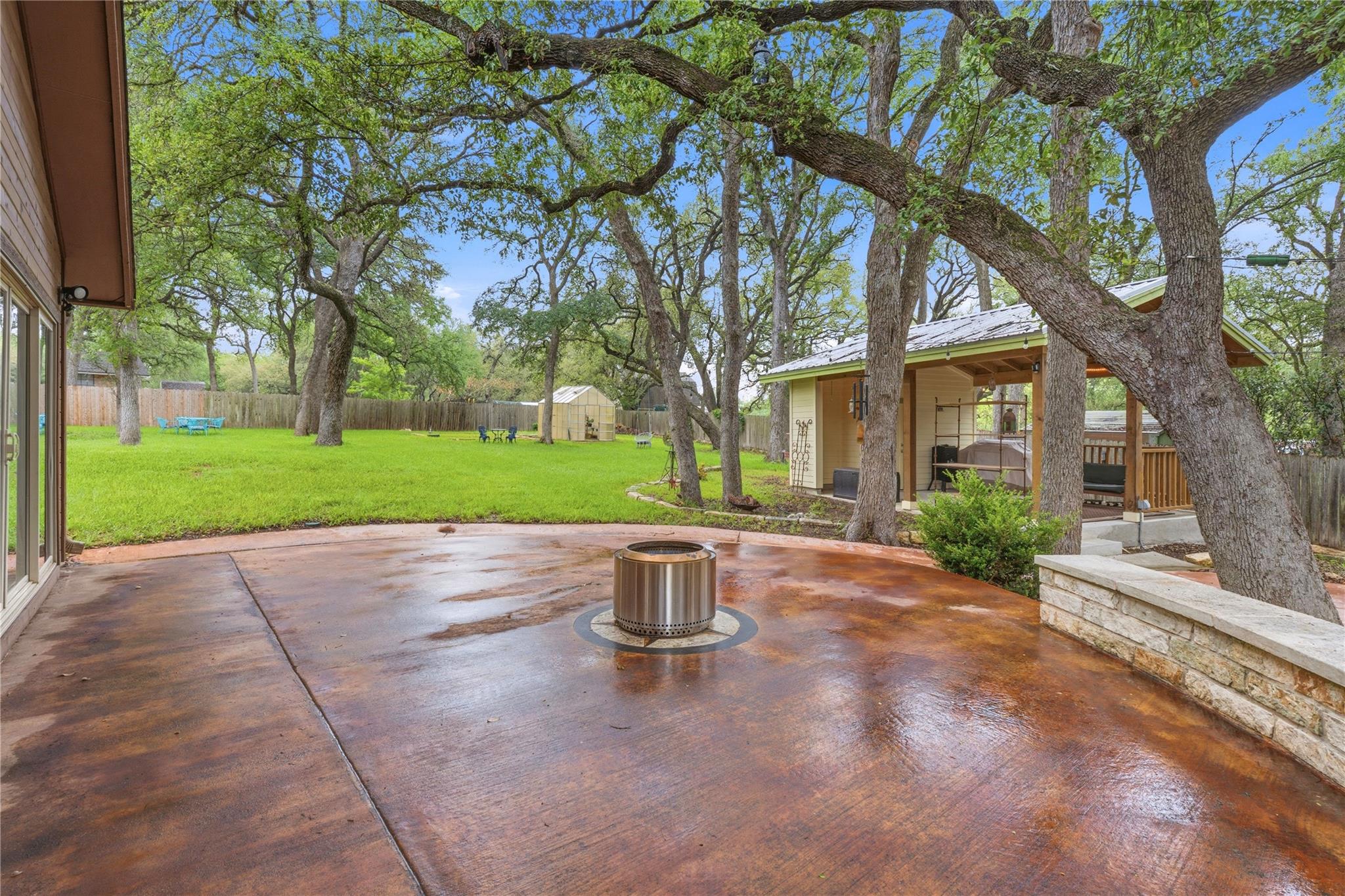 203 Leisurewoods DR