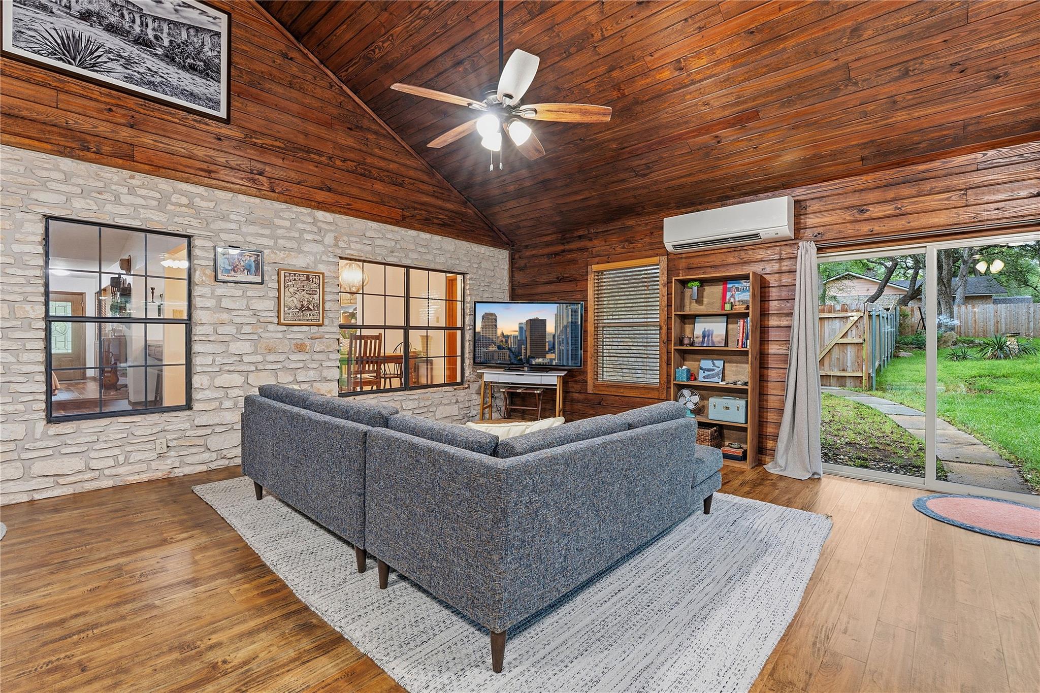 203 Leisurewoods DR