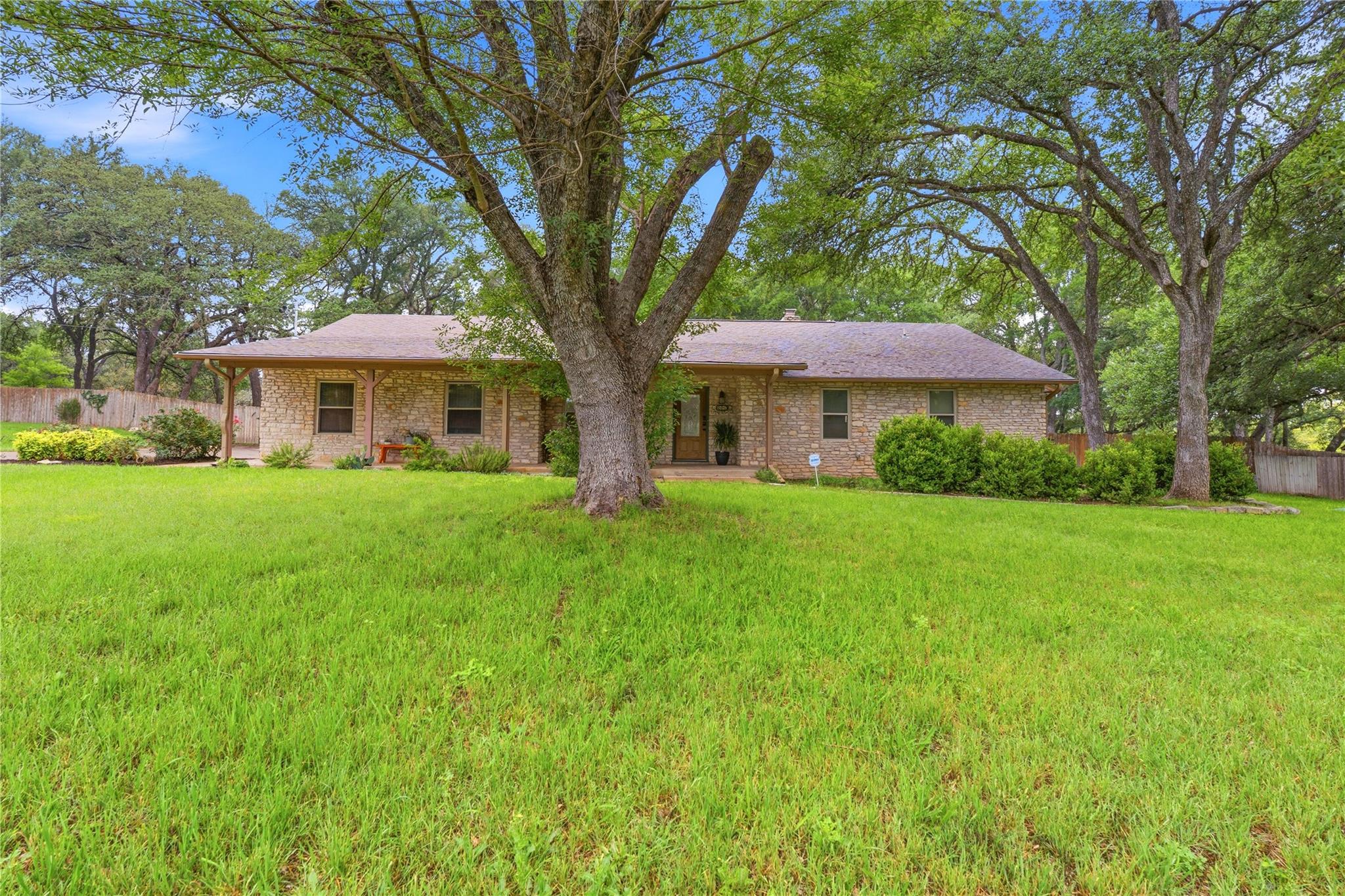 203 Leisurewoods DR
