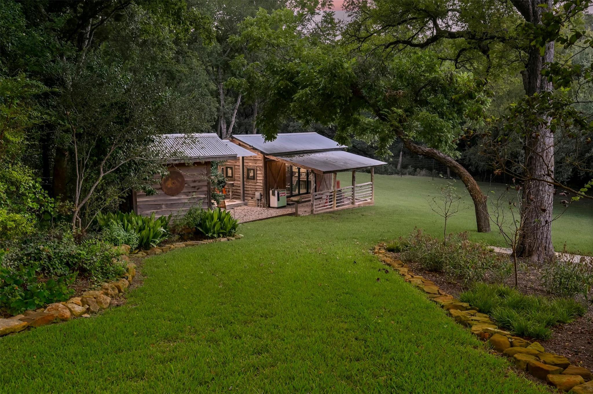 2212 River Hills RD