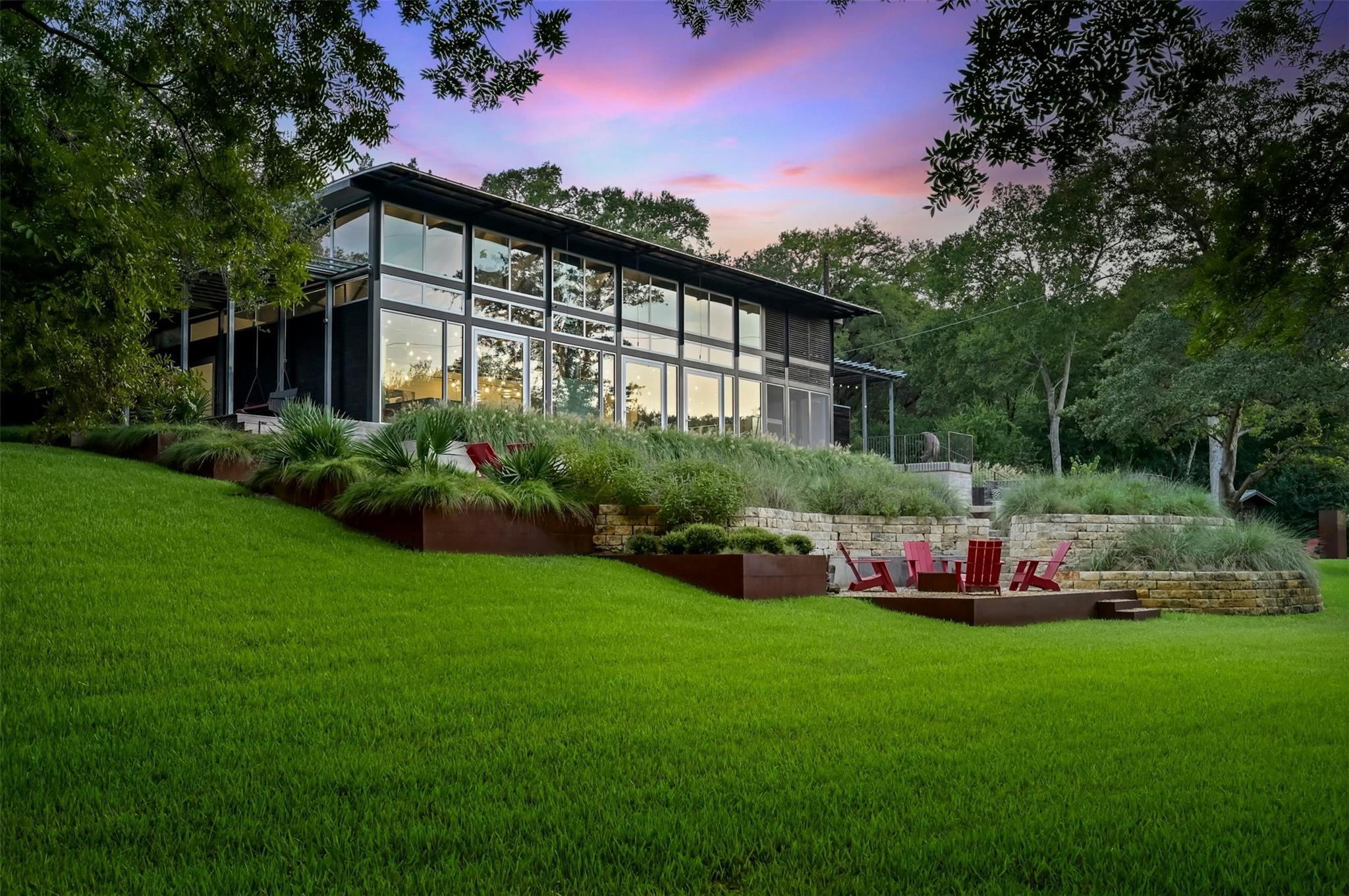 2212 River Hills RD